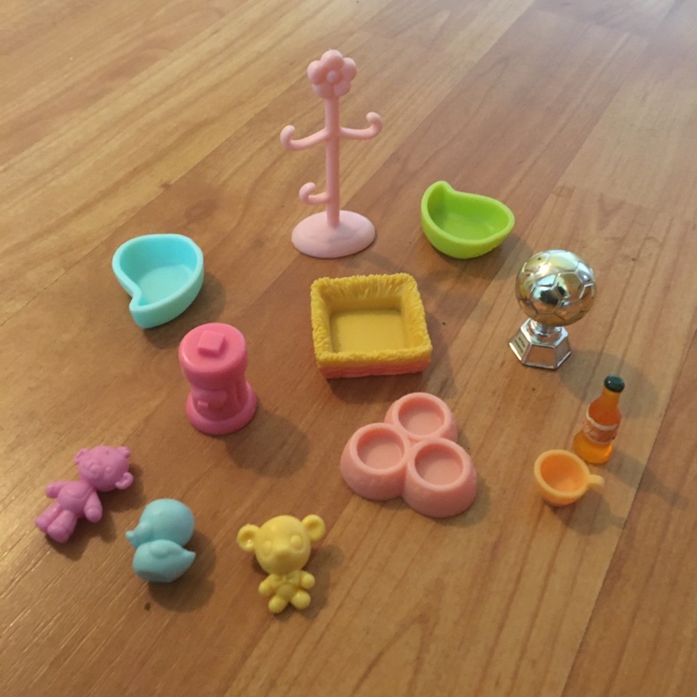 Lps small accessories lot